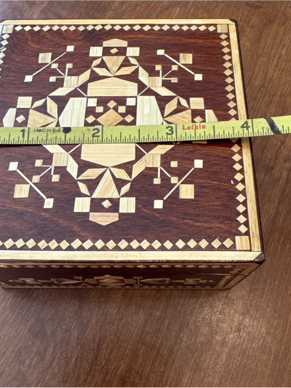 Beautiful vintage wooden trinket box with inlaid bamboo 4 x 4